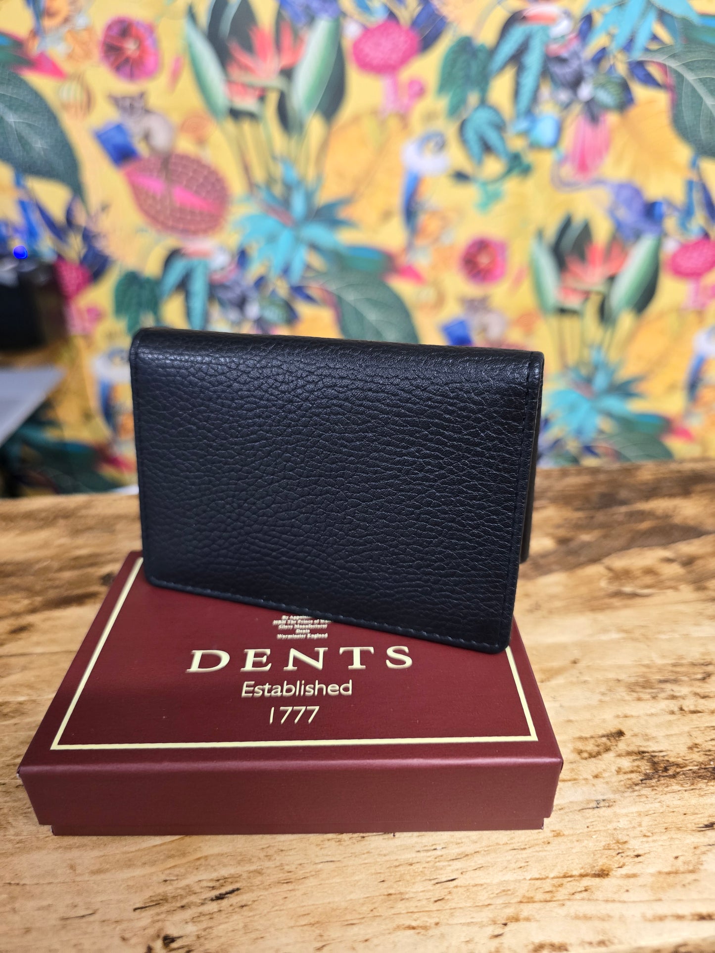 Dents Card Holder